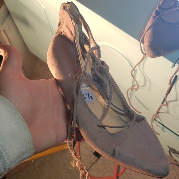 Tan flats Size 8 1/5 - Picture 2 of 4